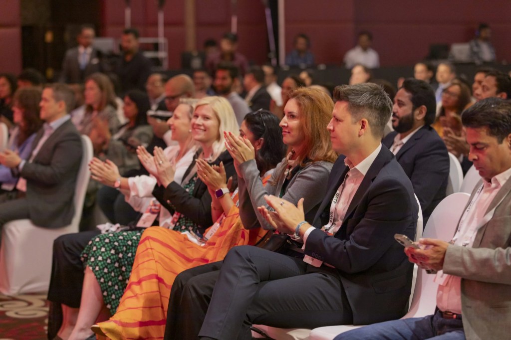 audience clapping after session at Skift India Forum